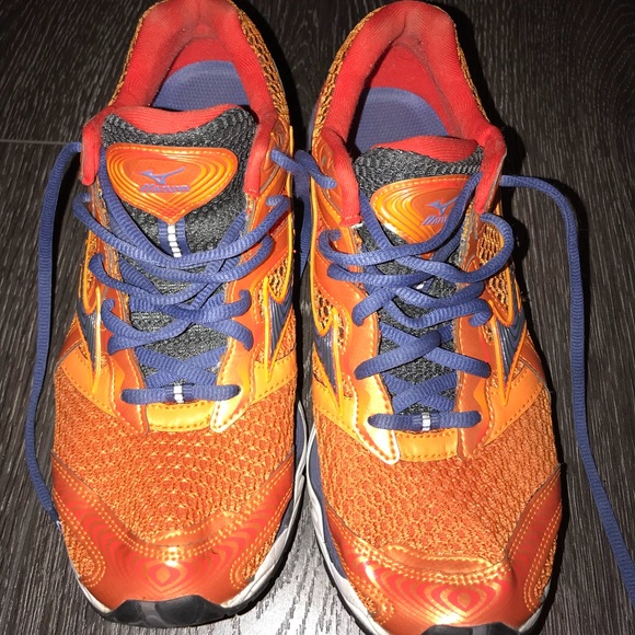 mizuno womens size 9